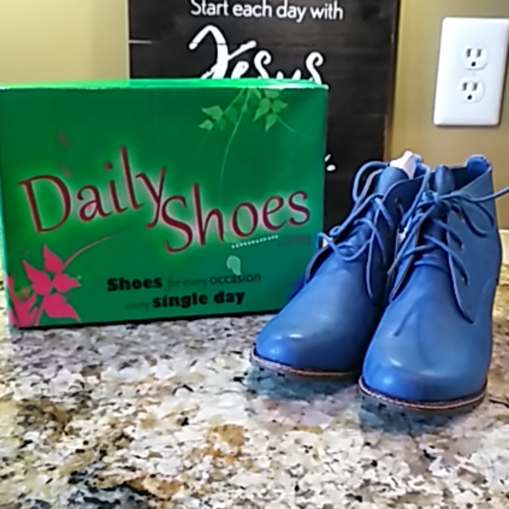 Shoes - Picture 7 of 7